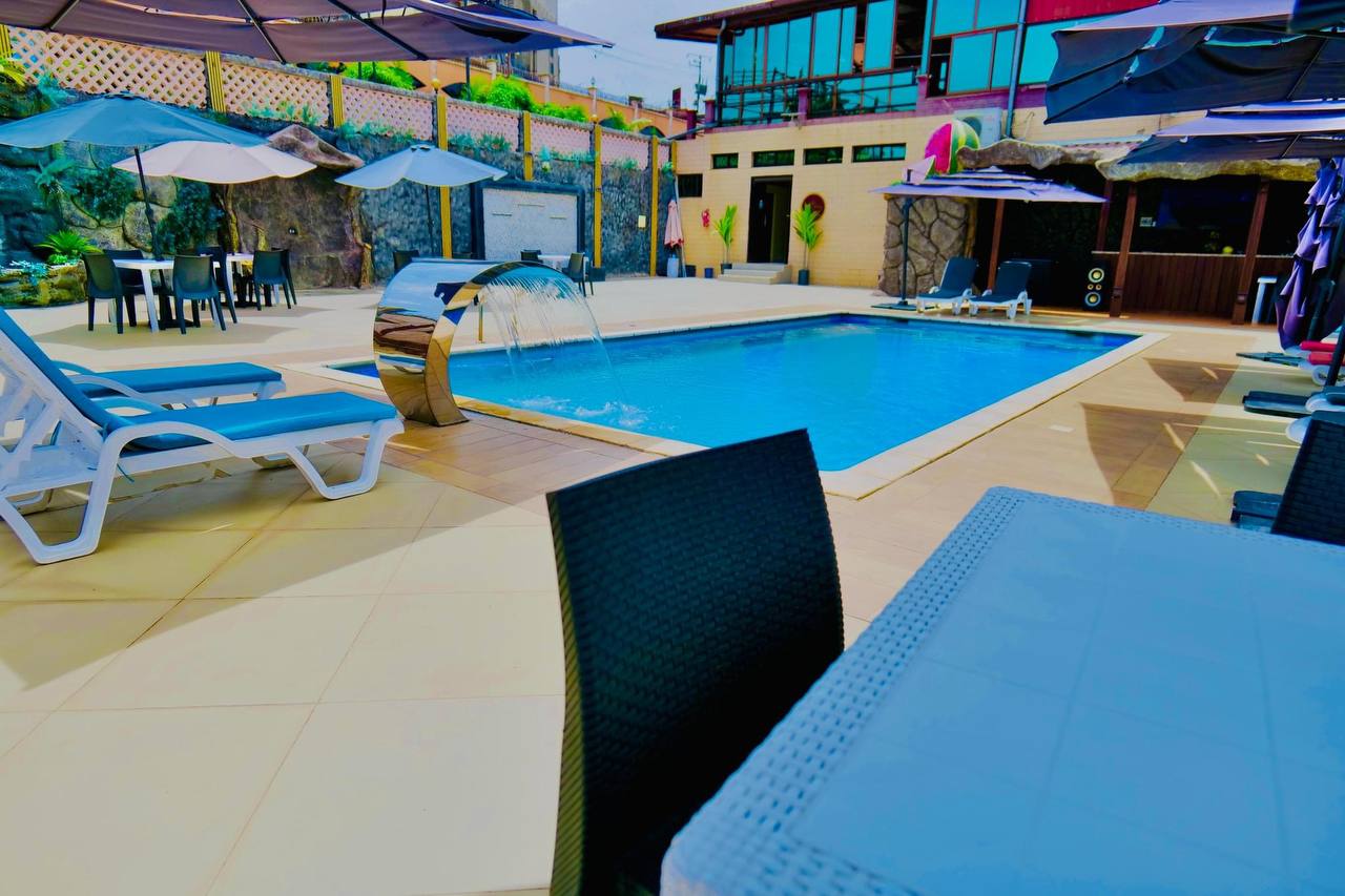 Piscine extérieure de Dajoll Hôtel